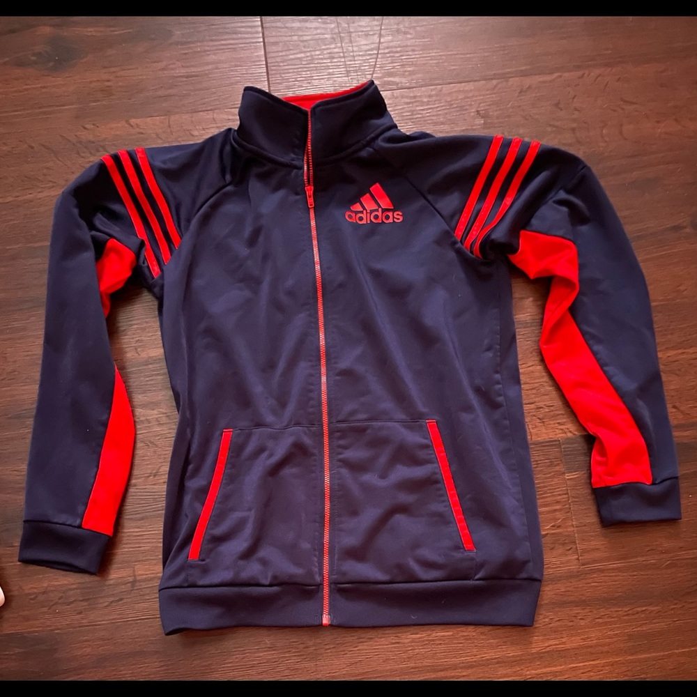 Long sleeve Adidas zip up🍀